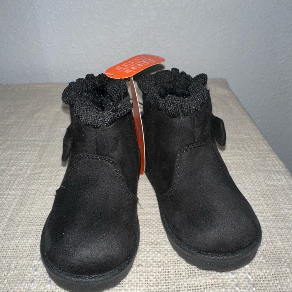 Wonder Nation Infant Girls Faux Fur Shearing
Boot w/ Bows Size 4 Infant